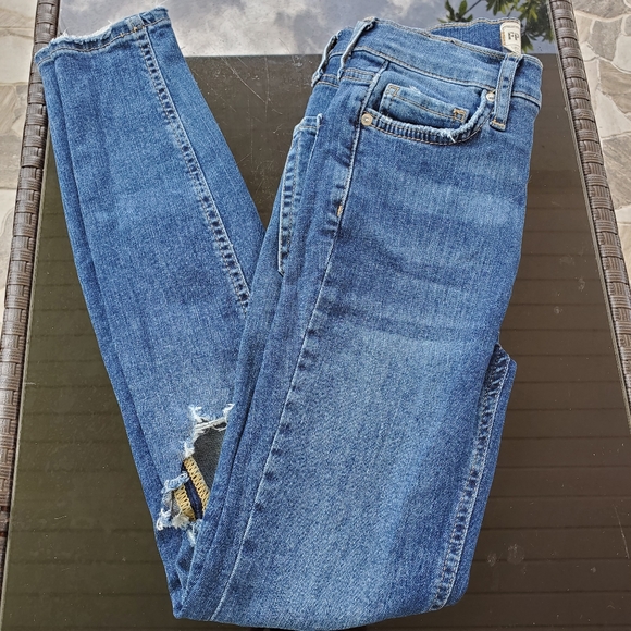 Free People Denim - Free People Ripped  Skinny Junior Jeans Size W24